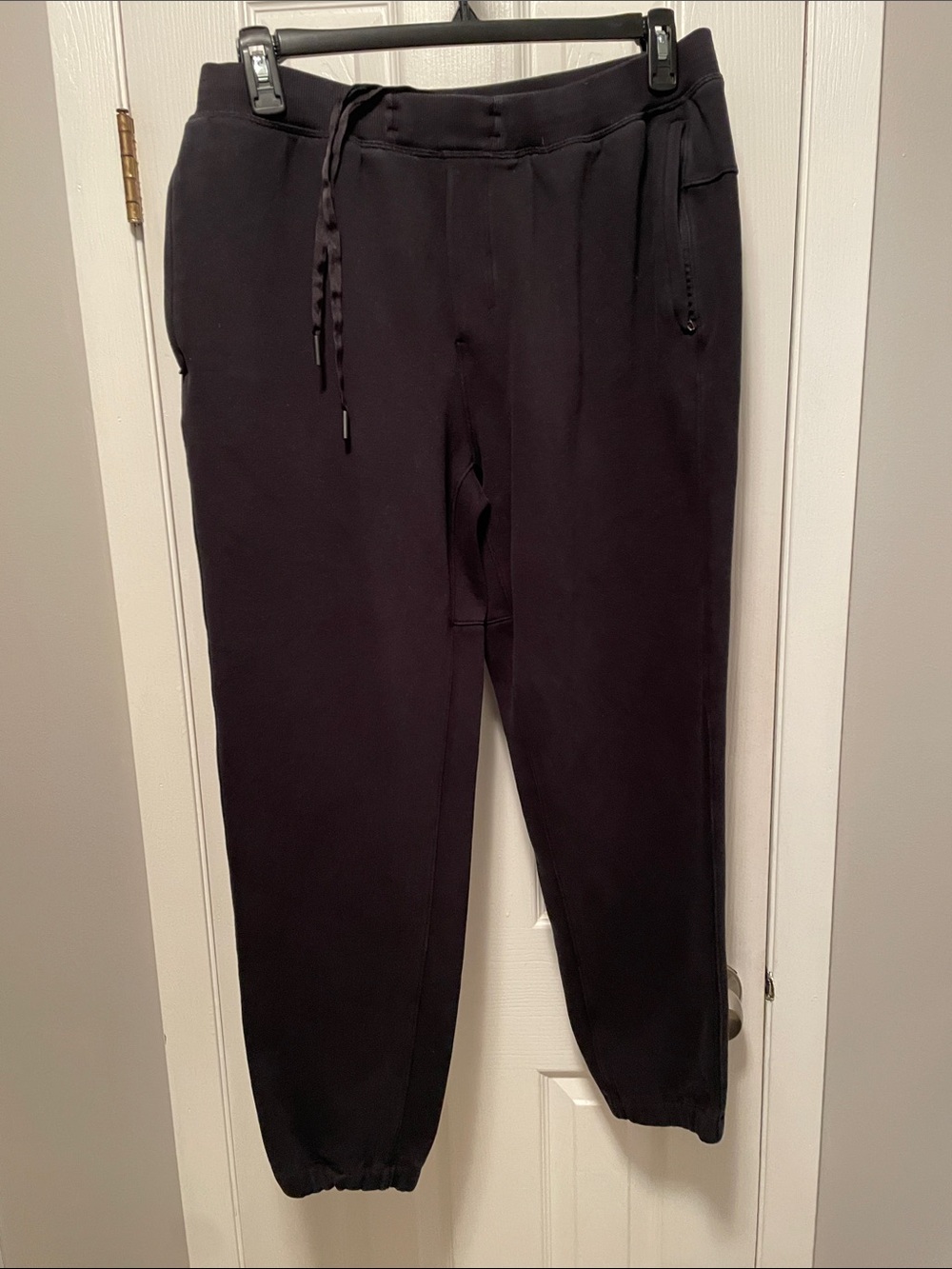 Nice condition men’s Lululemon extra large jogging pants